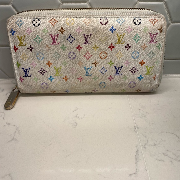 Louis Vuitton Handbags - Authentic Louis Vuitton wallet.